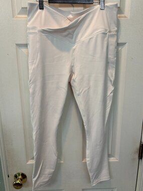 🔥 Fabletics Oasis PureWhite Cross-Front 7/8 Leggings • XL • Mint Condition!
